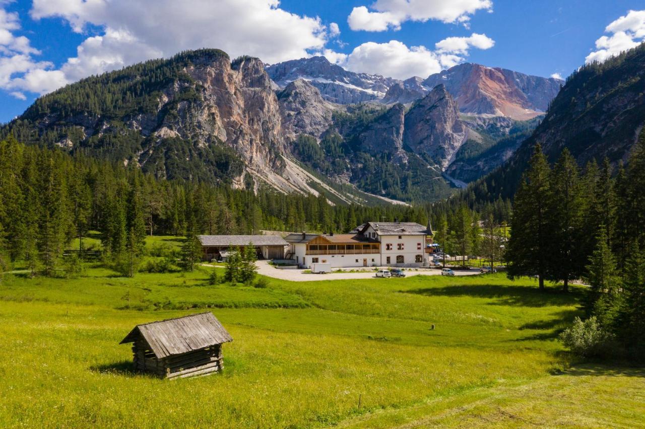 Alpin Natur Hotel Brueckele Braies  Exterior photo