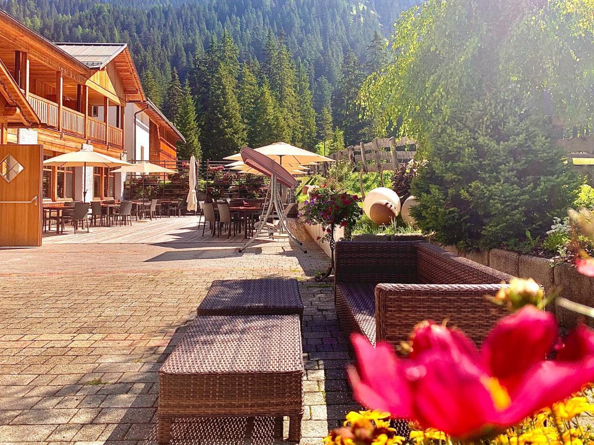 Alpin Natur Hotel Brueckele Braies  Exterior photo