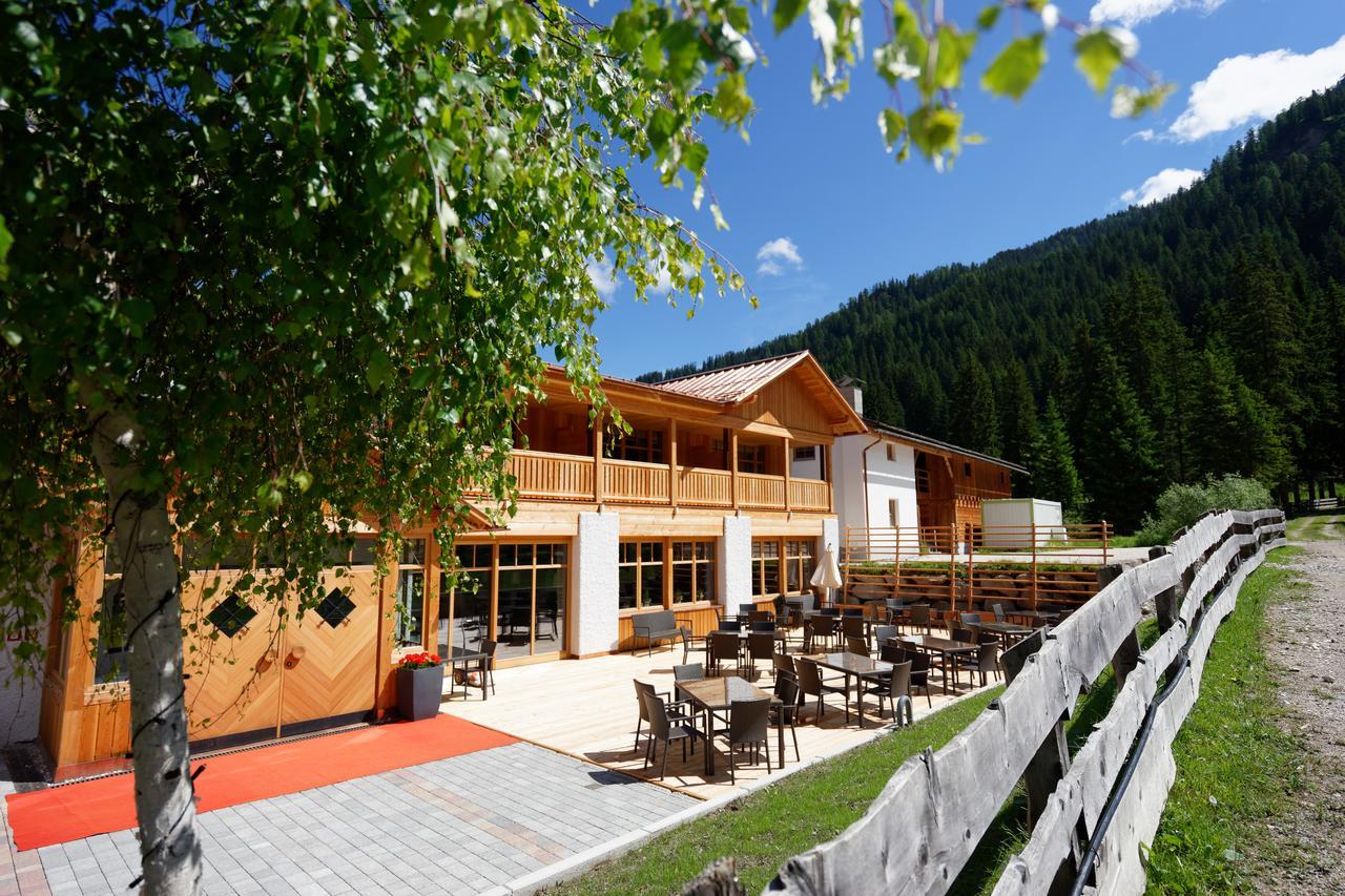 Alpin Natur Hotel Brueckele Braies  Exterior photo