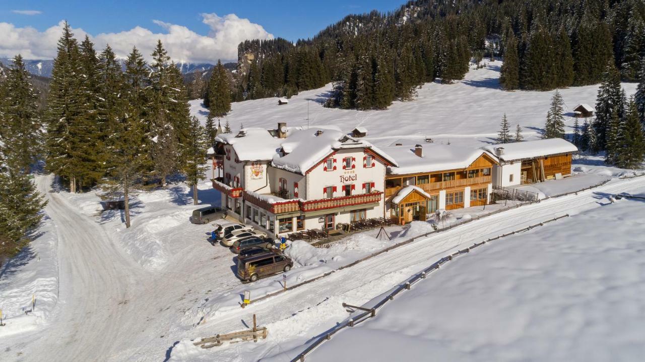 Alpin Natur Hotel Brueckele Braies  Exterior photo